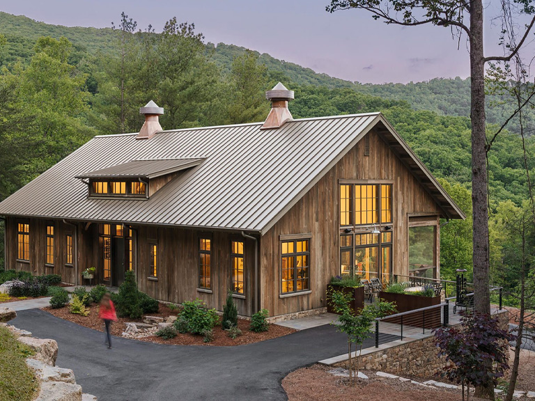 THE RUSTIC MANOR